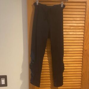 Sweaty Betty Reversible Black/Green 7/8 Leggings with Side Cutout Detail